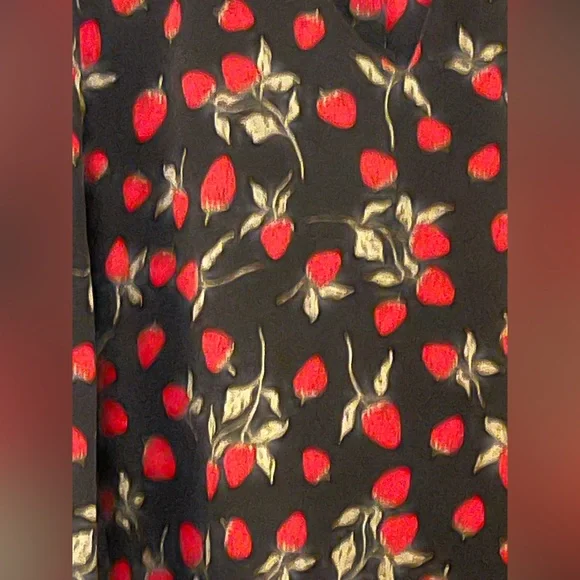 Vintage Juicy Couture 100% Silk Front Tie/Bow Strawberry Print Blouse S - Picture 11 of 13